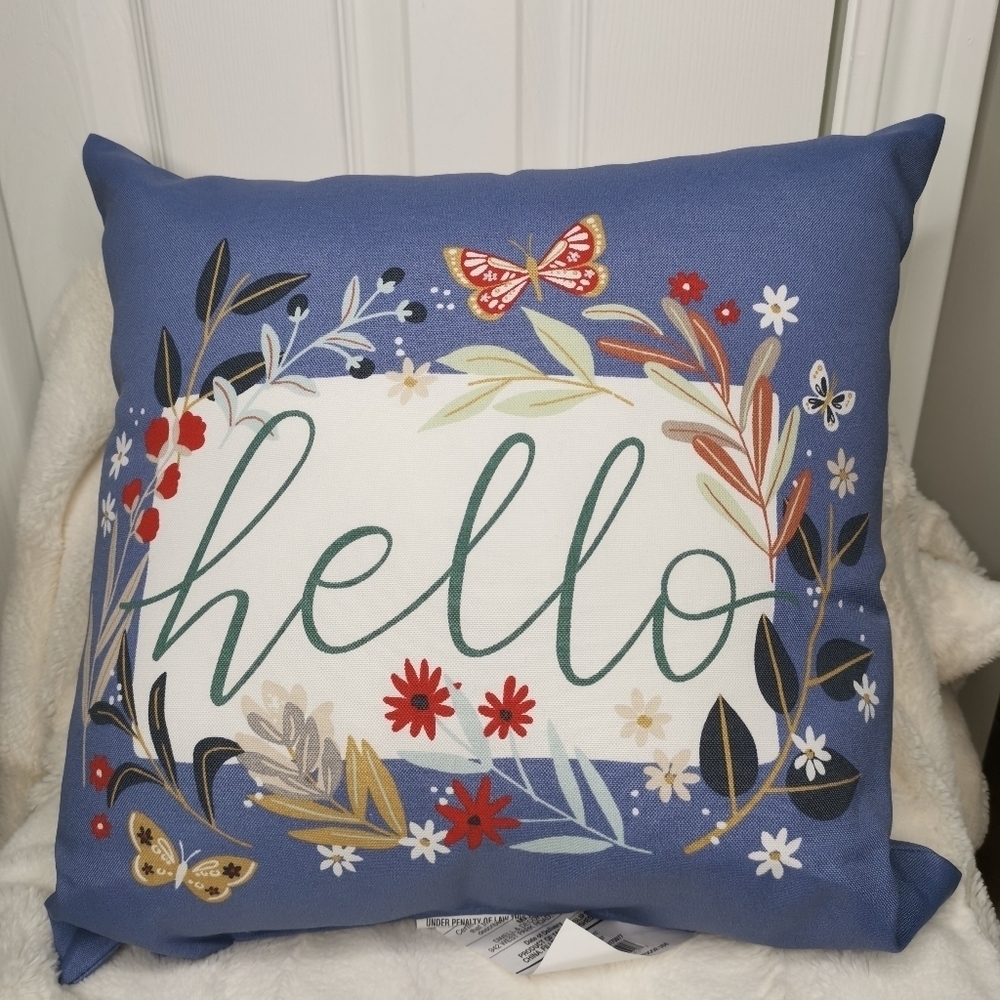 🌻2/$25🌻Hampton Bay Outdoor Decor Pillow , Floral Graphic